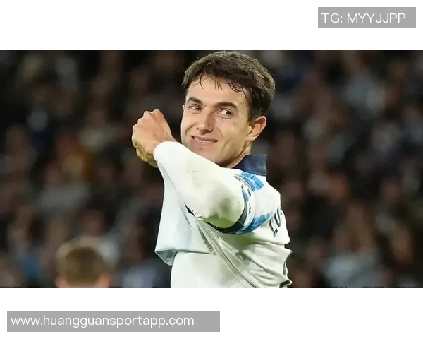 指挥官苏维门迪传球表现惊艳96次传球成功率高达948长传全中展现实力 指挥官苏维门迪传球表现惊艳96次传球成功率高达948长传全中展现实力