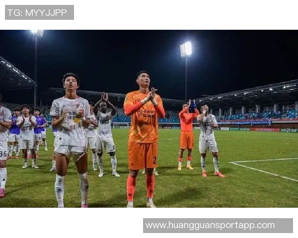 好消息!苗原高中锋张家鸣获伯恩利U21队试训机会展现潜力 好消息!苗原高中锋张家鸣获伯恩利U21队试训机会展现潜力